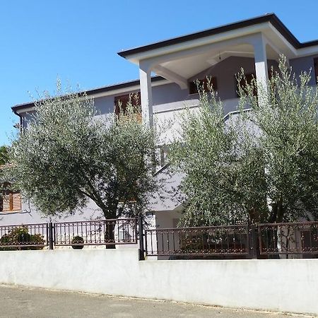 Apartments Libera ポレッチ エクステリア 写真